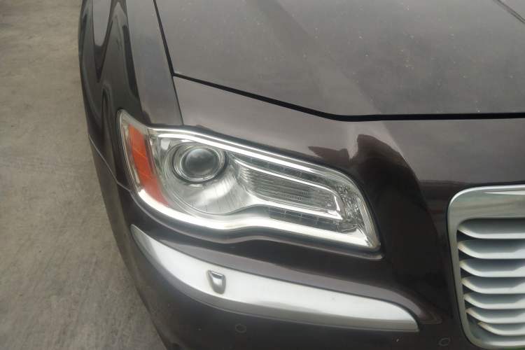 Used Chrysler 300C 2013 3.6L Premium Edition