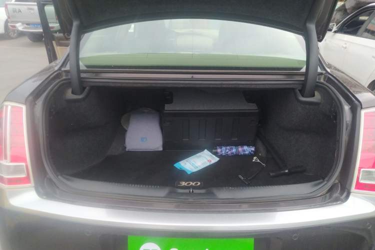 Used Chrysler 300C 2013 3.6L Premium Edition