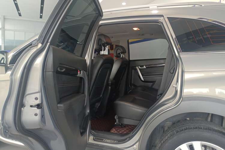 Used Chevrolet Captiva 2017 2.4L 4x4 Flagship Edition 7-Seater