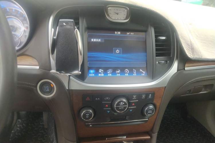 Used Chrysler 300C 2013 3.6L Premium Edition