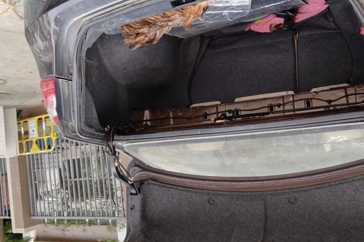 Used Soueast V5 Lingzhi 2014 1.5L CVT Comfort Model Trunk