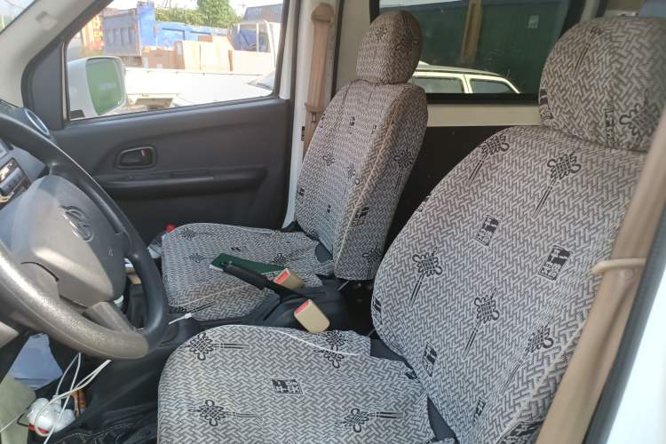 Used Chana Ruixing EM60 2023 Pure Electric Bus 4525 mm Long Flat Roof with Rear-Hinged Doors 6 Seats 60 kW 41.86 kWh
