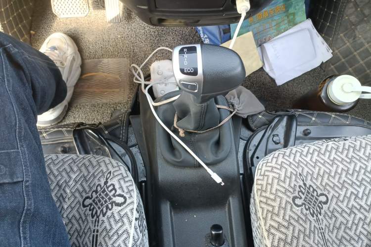 Used Chana Ruixing EM60 2023 Pure Electric Bus 4525 mm Long Flat Roof with Rear-Hinged Doors 6 Seats 60 kW 41.86 kWh
