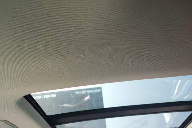 Used Zotye SR7 2016 1.5T CVT Cube Heart Edition China V Standard