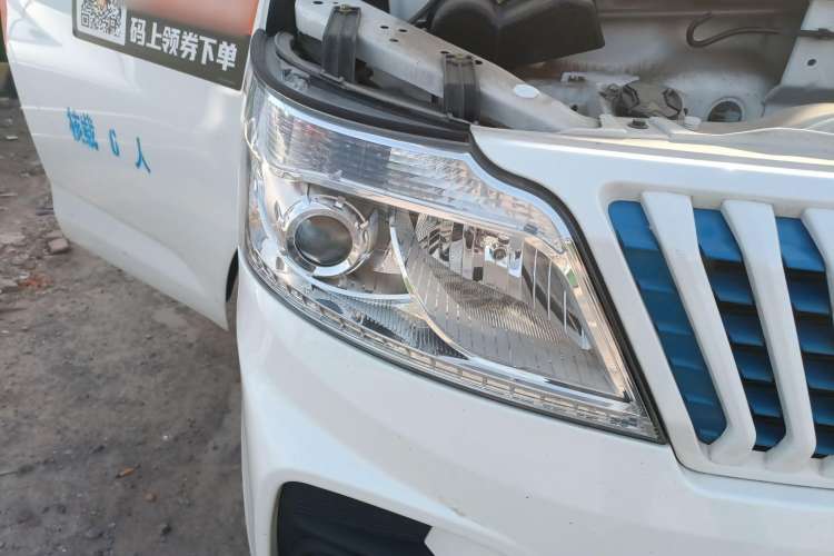 Used Chana Ruixing EM60 2023 Pure Electric Bus 4525 mm Long Flat Roof with Rear-Hinged Doors 6 Seats 60 kW 41.86 kWh
