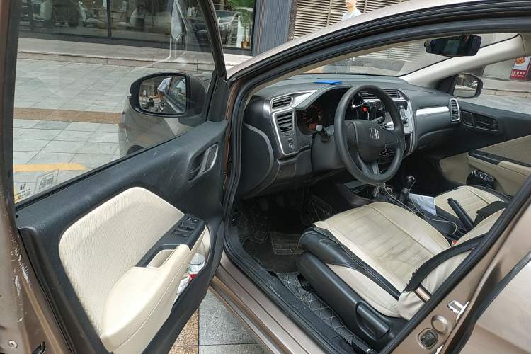 Used Honda Greiz 2016 1.5L Manual Classic Edition