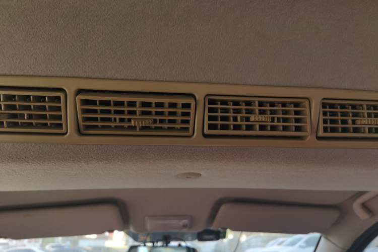 Used BAIC Weiwang M20 2014 1.5L Basic Version BJ415B Headliner