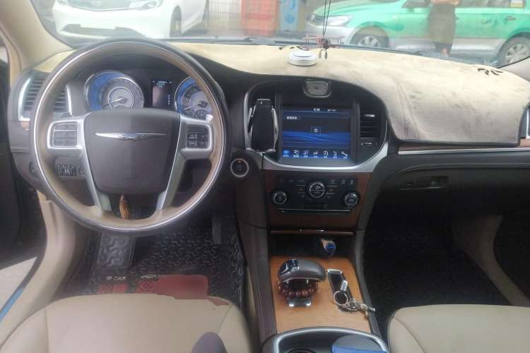 Used Chrysler 300C 2013 3.6L Premium Edition