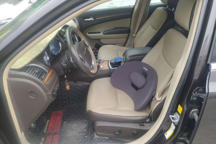 Used Chrysler 300C 2013 3.6L Premium Edition