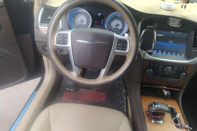 Used Chrysler 300C 2013 3.6L Premium Edition