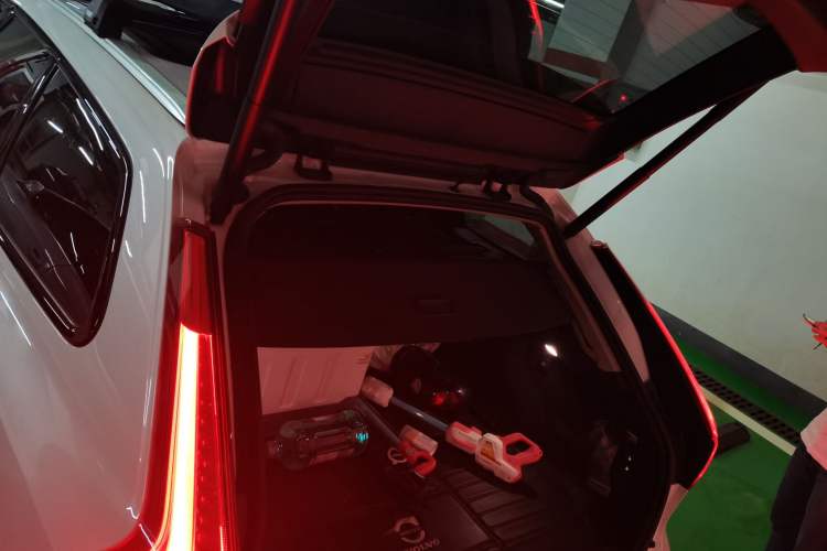 Used Volvo V90 2017 Cross Country T5 AWD Prestige Edition
