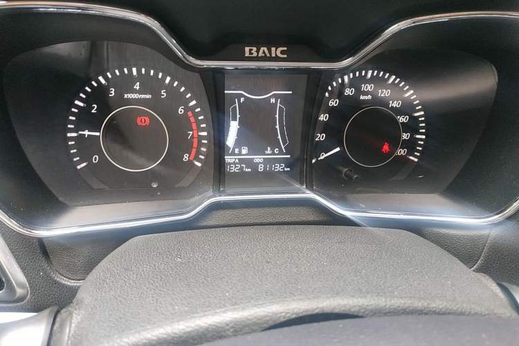 Used HYOSOW H3 2015 1.5L manual luxury version Odometer Close Up