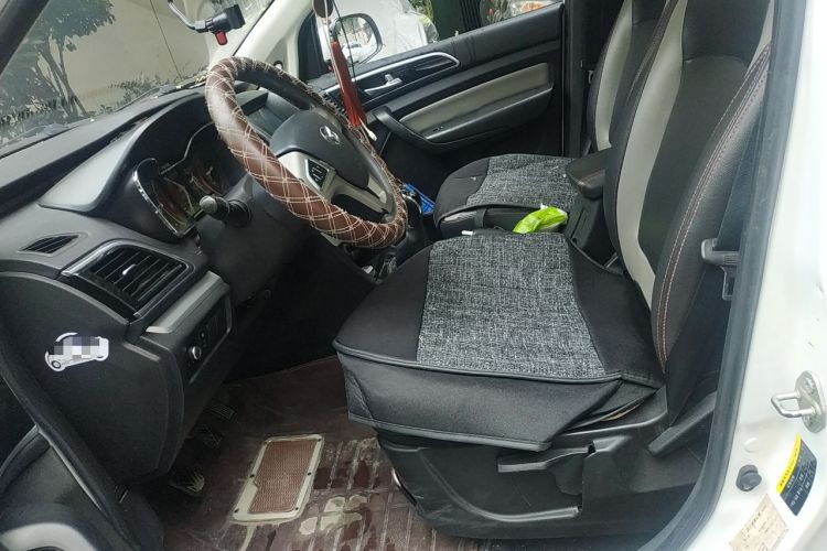 Used HYOSOW H3 2015 1.5L manual luxury version Left Front Seat