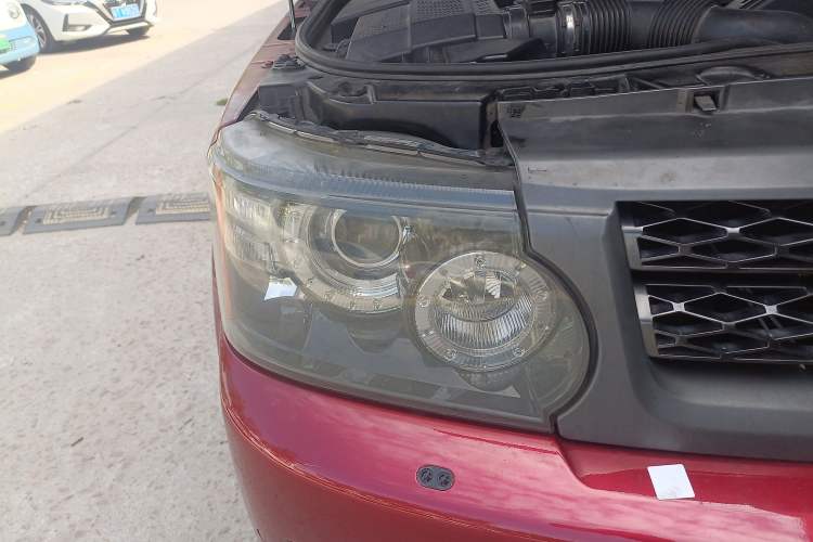 Used Land Rover Range Sport 2010 3.0 TDV6 HSE Diesel Edition Right Front Headlight