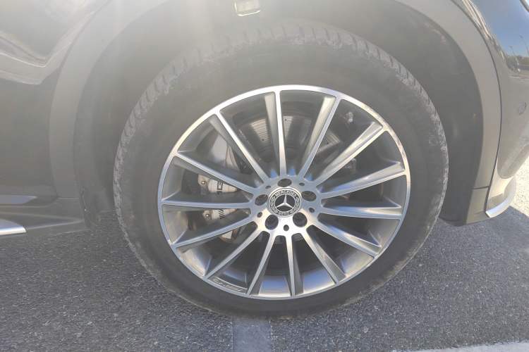 Used Mercedes-Benz GLC AMG 2017 AMG GLC 43 4MATIC Right Front Wheel Hub