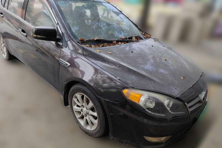 Used Soueast V5 Lingzhi 2014 1.5L CVT Comfort Model Front Right 45 Deg