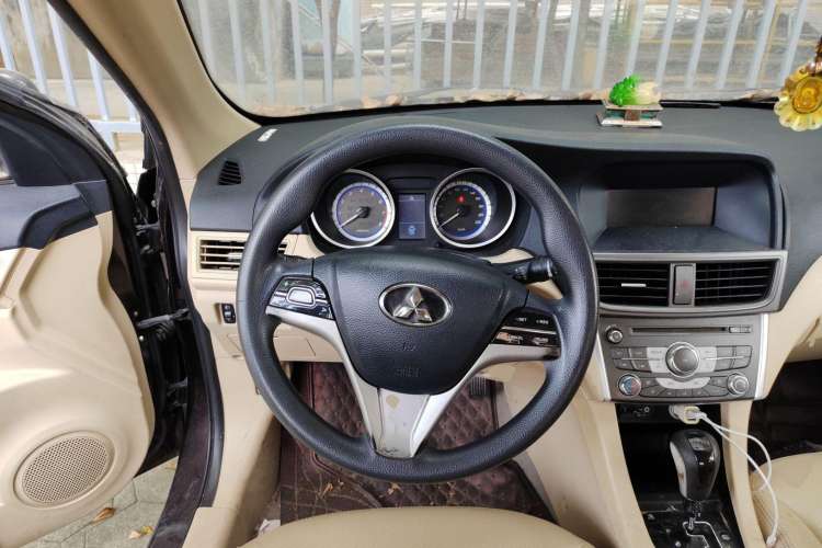 Used Soueast V5 Lingzhi 2014 1.5L CVT Comfort Model Steering Wheel