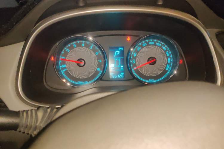 Used Chevrolet Lova RV 2016 1.5L Automatic Comfort Edition Odometer Close Up