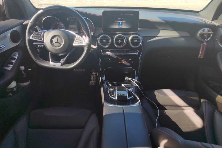 Used Mercedes-Benz GLC AMG 2017 AMG GLC 43 4MATIC Center Console