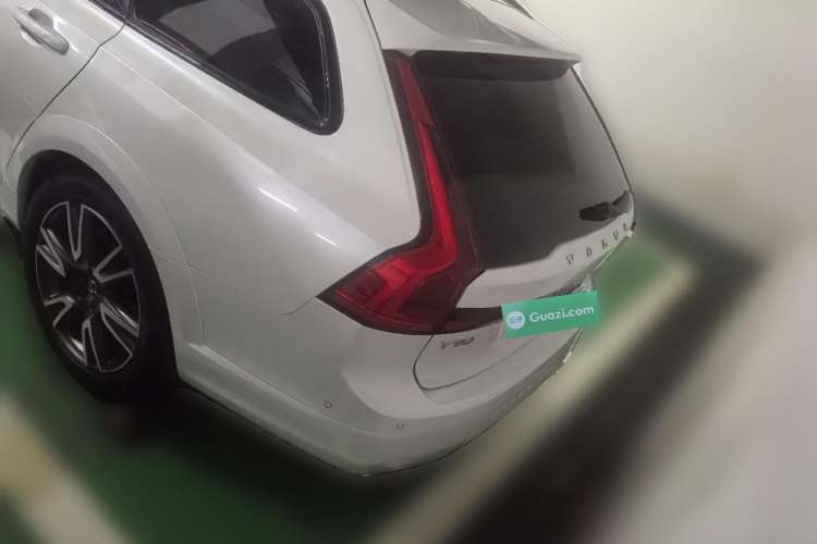 Used Volvo V90 2017 Cross Country T5 AWD Prestige Edition
