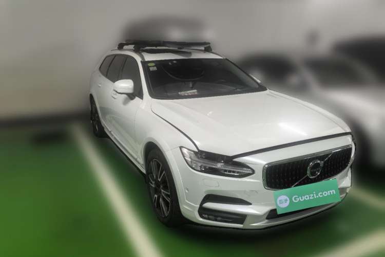 Used Volvo V90 2017 Cross Country T5 AWD Prestige Edition
