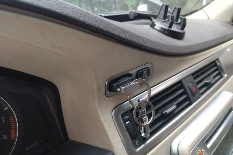 Used Volvo S80L 2011 2.0T Zhiya Edition
