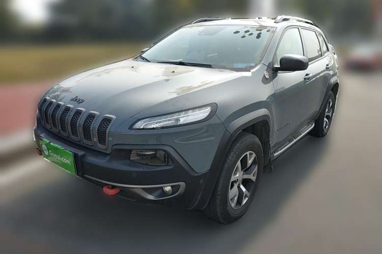 Used Jeep Cherokee 2014 3.2L High-Performance Version