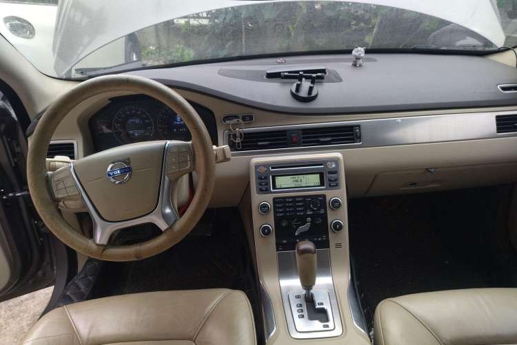 Used Volvo S80L 2011 2.0T Zhiya Edition
