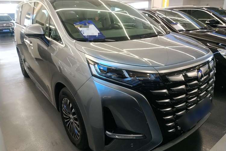 Used Denza D9 2022 DM-i 1040 Prestige Model
