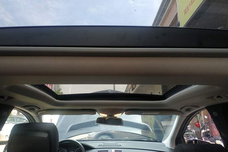 Used Mercedes-Benz R-Class 2017 R 320 4MATIC Business Edition Prestige Model