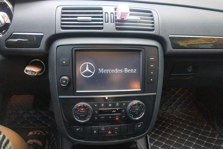 Used Mercedes-Benz R-Class 2017 R 320 4MATIC Business Edition Prestige Model