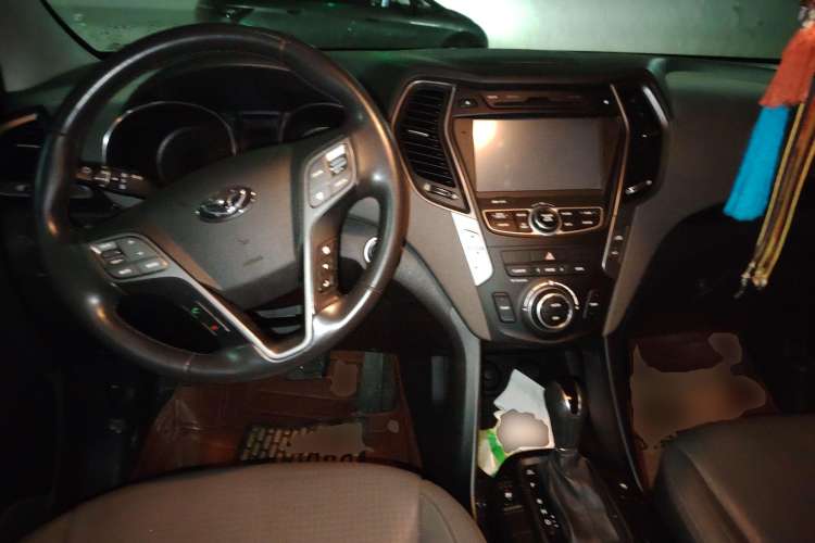 Used Hyundai Grand SantaFe 2013 3.0L 6-Seater Four-Wheel Drive Luxury Edition Center Console