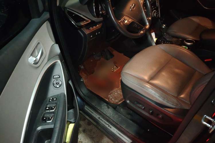 Used Hyundai Grand SantaFe 2013 3.0L 6-Seater Four-Wheel Drive Luxury Edition Driver Seat