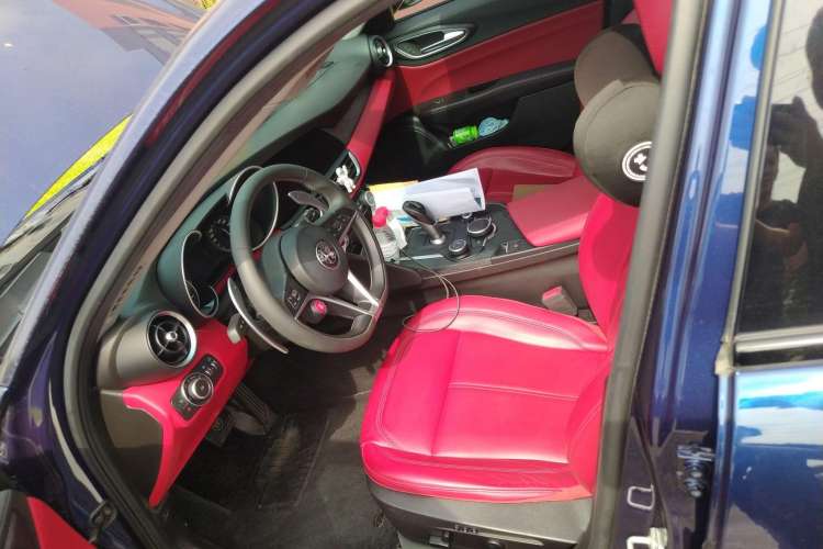 Used Alfa Romeo Giulia 2019 2.0T 280HP Black Package Limited Edition