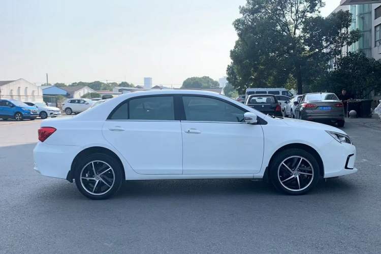 Used BYD Qin New Energy 2014 1.5T Cool Black Knight Flagship Model
