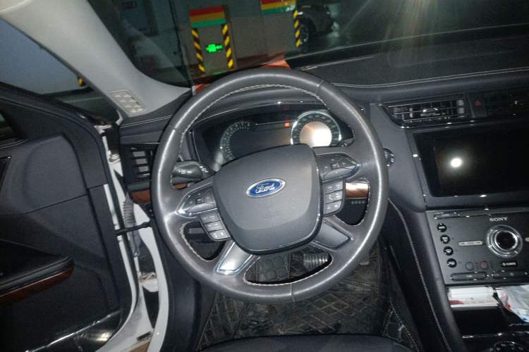 Used Ford Taurus 2017 EcoBoost 325 V6 Flagship Model
