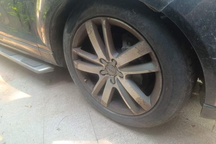 Used Audi Q7 2010 3.6 FSI quattro base version

