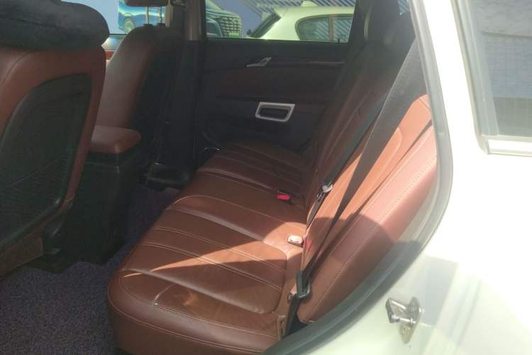 Used Opel Antara 2012 2.4L Two-Wheel-Drive Luxury Edition