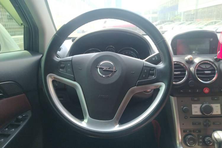 Used Opel Antara 2012 2.4L Two-Wheel-Drive Luxury Edition