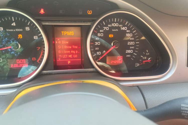 Used Audi Q7 2010 3.6 FSI quattro base version
