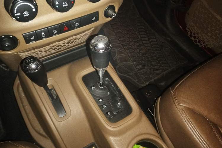 Used Jeep Wrangler 2013 3.6L Sahara Four-Door Edition
