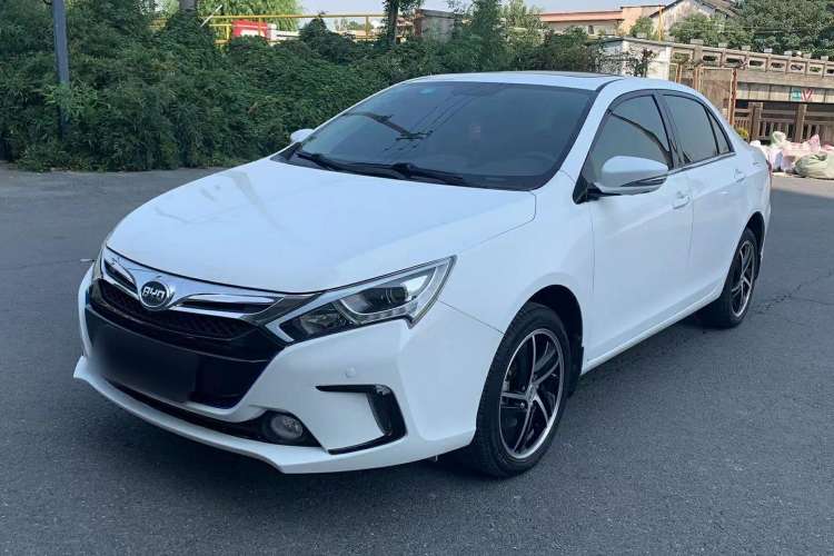 Used BYD Qin New Energy 2014 1.5T Cool Black Knight Flagship Model
