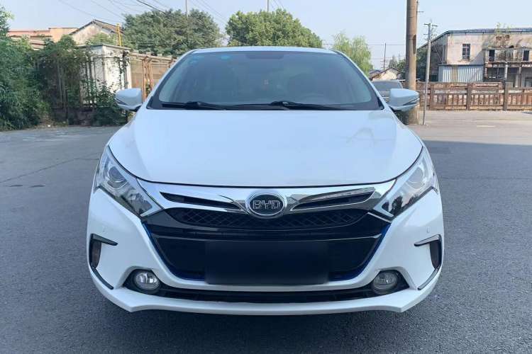 Used BYD Qin New Energy 2014 1.5T Cool Black Knight Flagship Model
