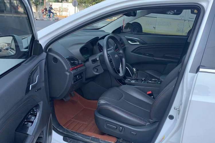 Used BYD Qin New Energy 2014 1.5T Cool Black Knight Flagship Model
