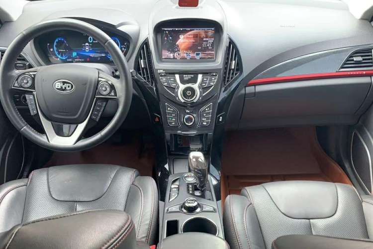 Used BYD Qin New Energy 2014 1.5T Cool Black Knight Flagship Model
