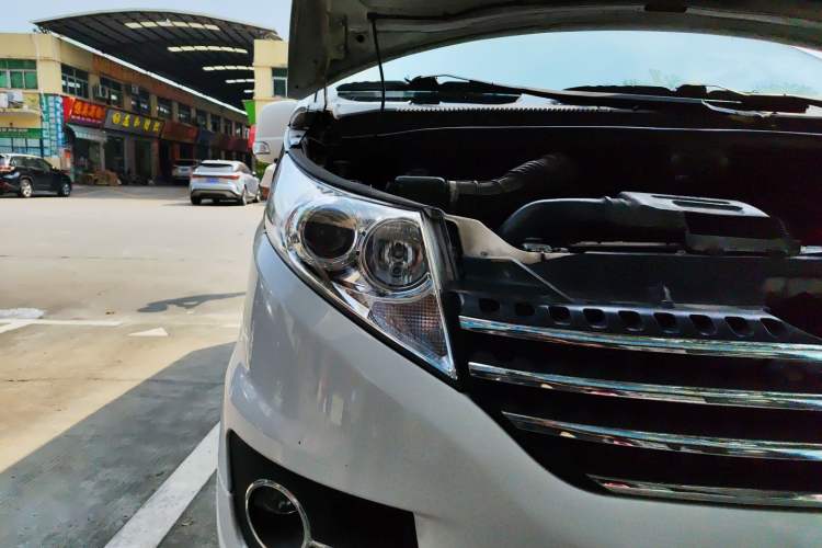 Used JAC Refine M5 2013 2.0T Gasoline Automatic Business Edition