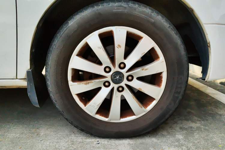 Used JAC Refine M5 2013 2.0T Gasoline Automatic Business Edition