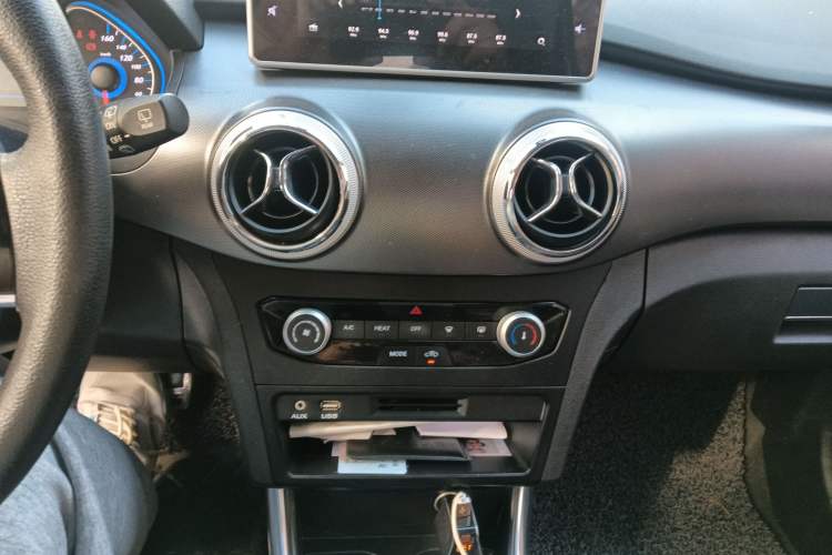 Used BAIC New Energy EC5 2019 New Style Edition Audio And AC Panel