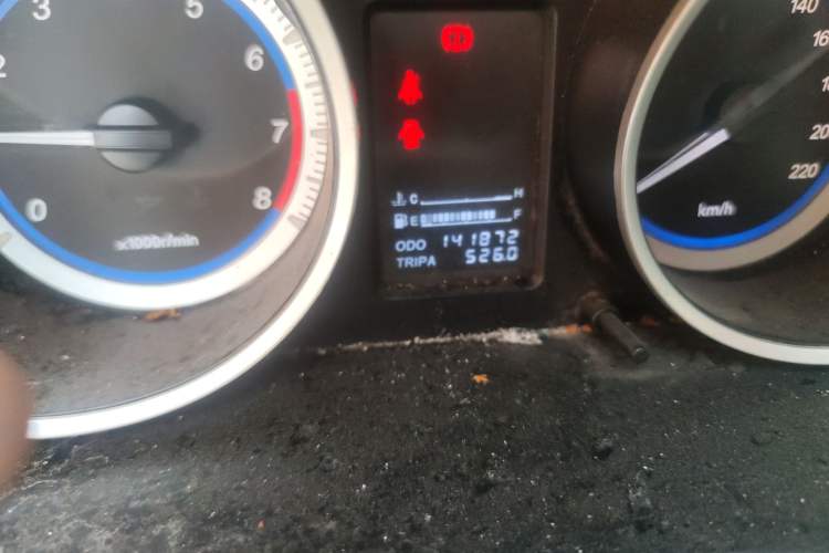 Used Soueast V5 Lingzhi 2014 1.5L Manual Standard Edition Odometer Close Up