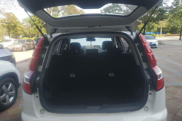 Used Geely Auto GX7 2015 Classic Edition 1.8L Manual Elite Model China V Standard
